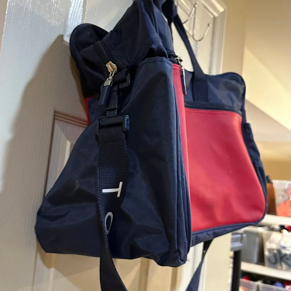 Tommy Hilfiger Vintage Duffle Bag Navy Red Colorblock‎ Travel Gym Bag Strap